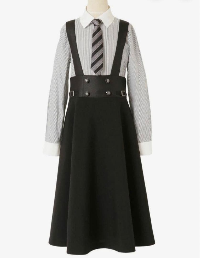 黒のコートスタイルドレス