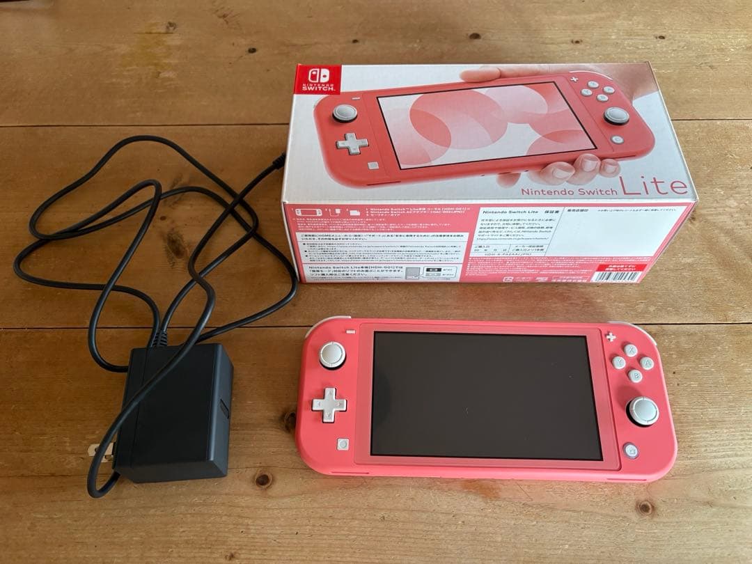 Nintendo Switch Light ピンクコーラル 本体