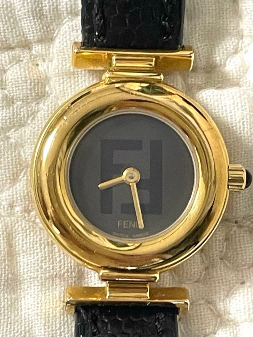 【稼働品】フェンディ 腕時計 レディース クオーツ ゴールド 黒文字盤