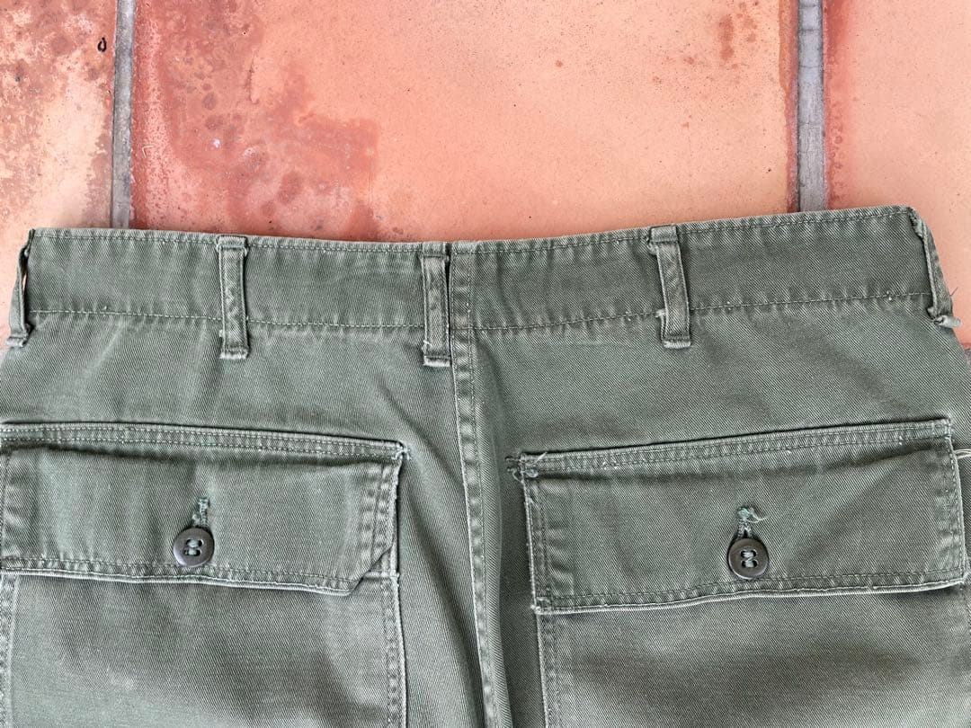 60s US ARMY OG107 ベイカーパンツ　着画あり