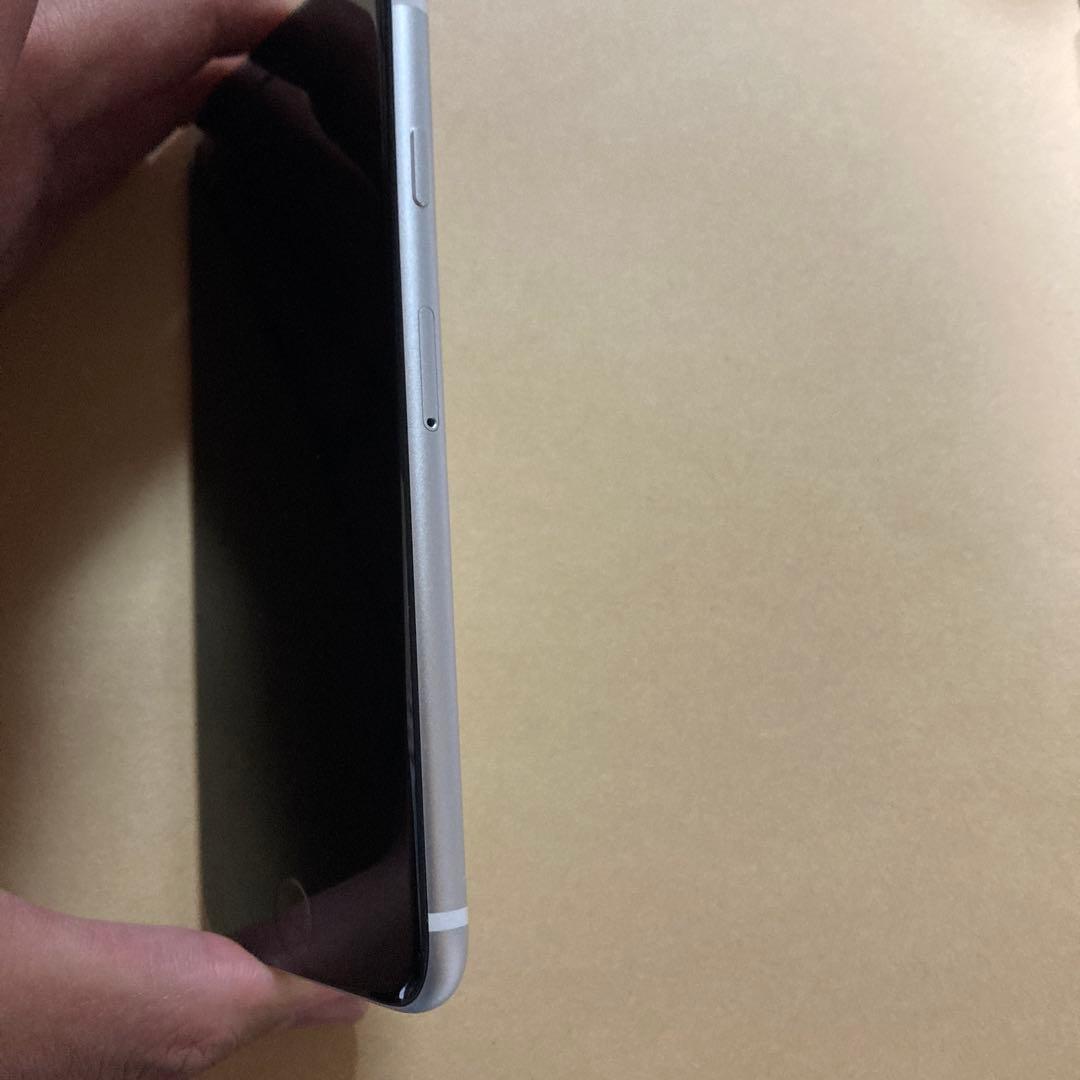 【美品】Apple iPhone SE2 ホワイト 64GB SIMフリー