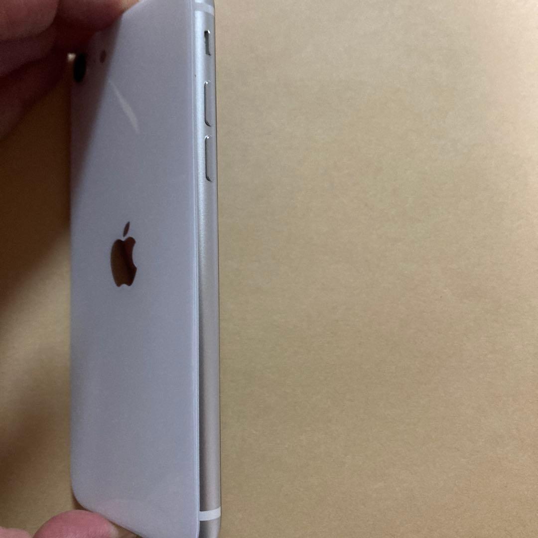 【美品】Apple iPhone SE2 ホワイト 64GB SIMフリー