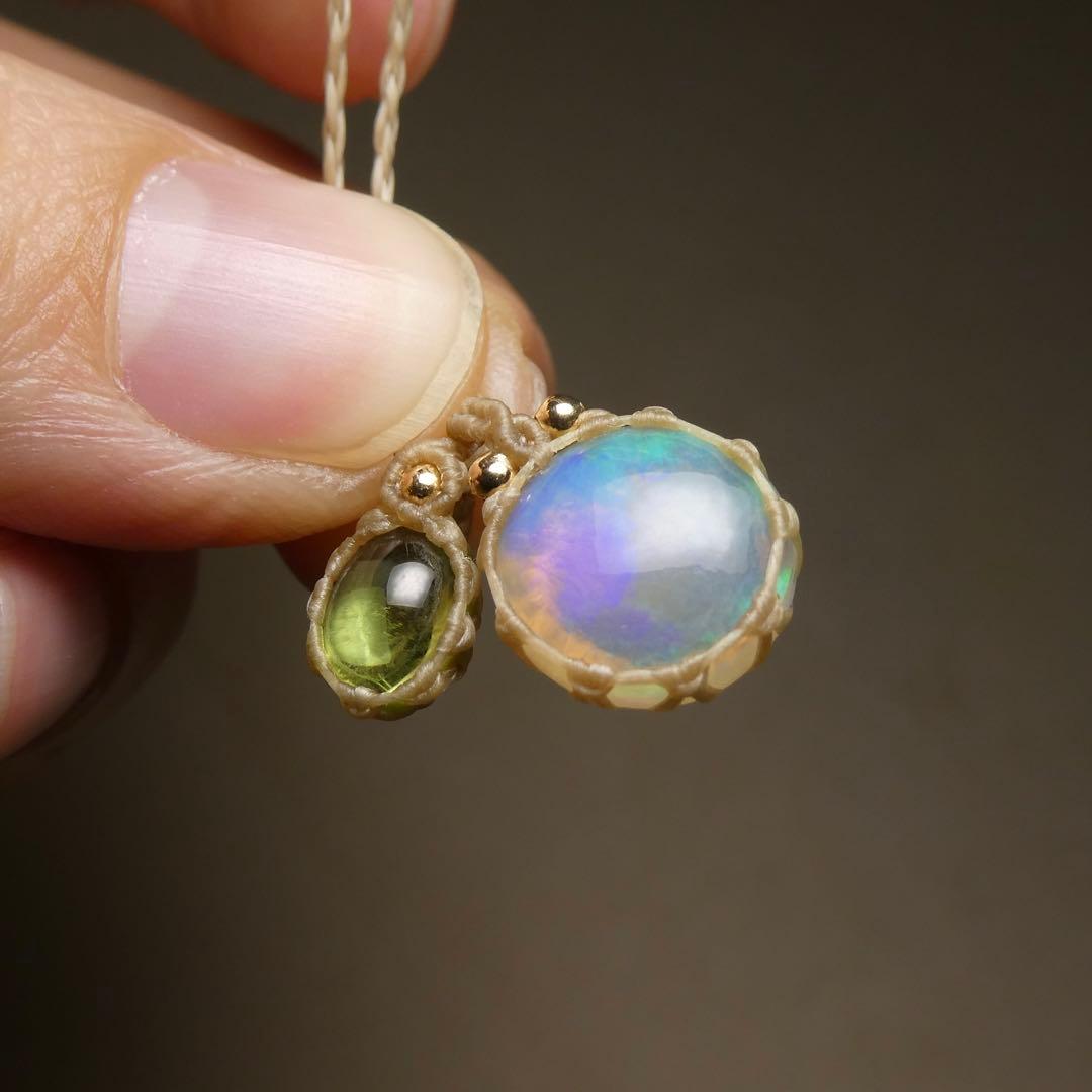 オパール・ペリドットのマクラメネックレス