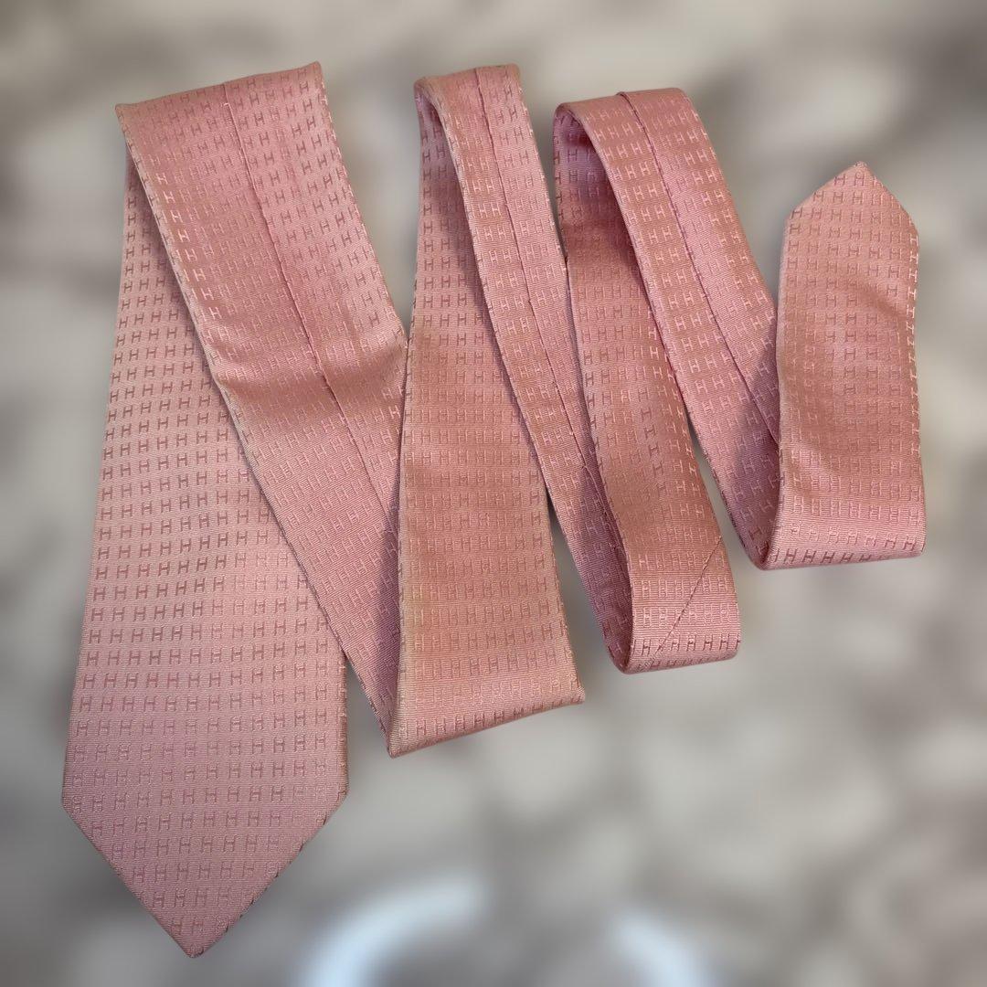 【ファソネ✨】HERMES ネクタイ　ピンク　桃色　ファソネ　H柄　刺繍