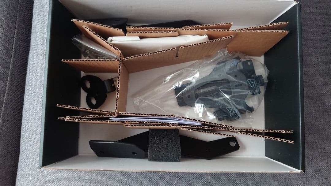 LighTech GSX-8S フェンダーレスキット ワケアリ