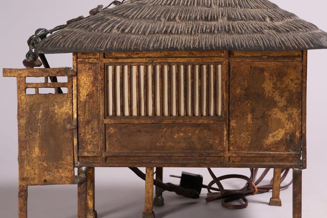 金工 銅製 葛屋灯篭 茅葺屋根 置灯籠 日本家屋 置物 ランプ【MA614】