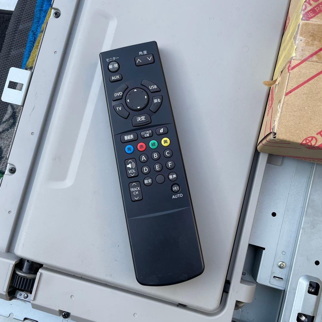 E52 フリップダウンモニター