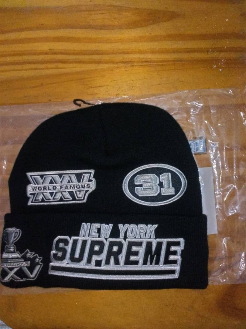 Supreme New Era Football Beanie 黒