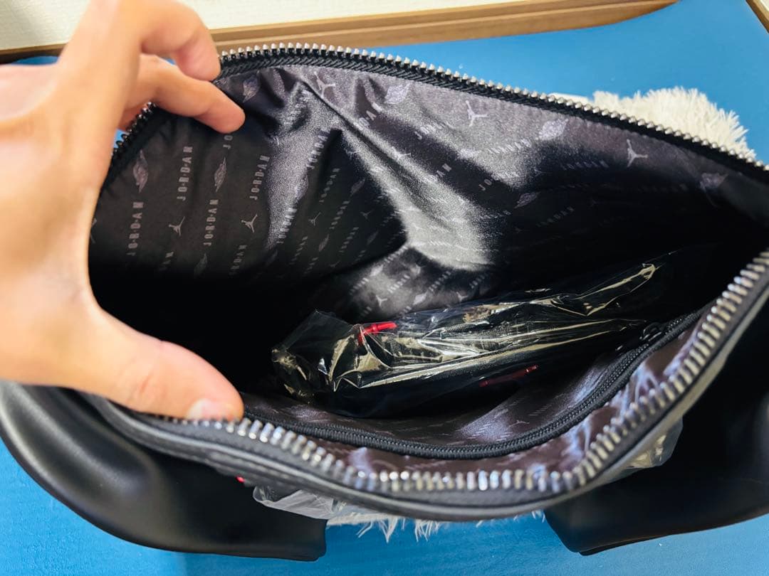 じ*ん様 Jordan unisex diagonal crossbody