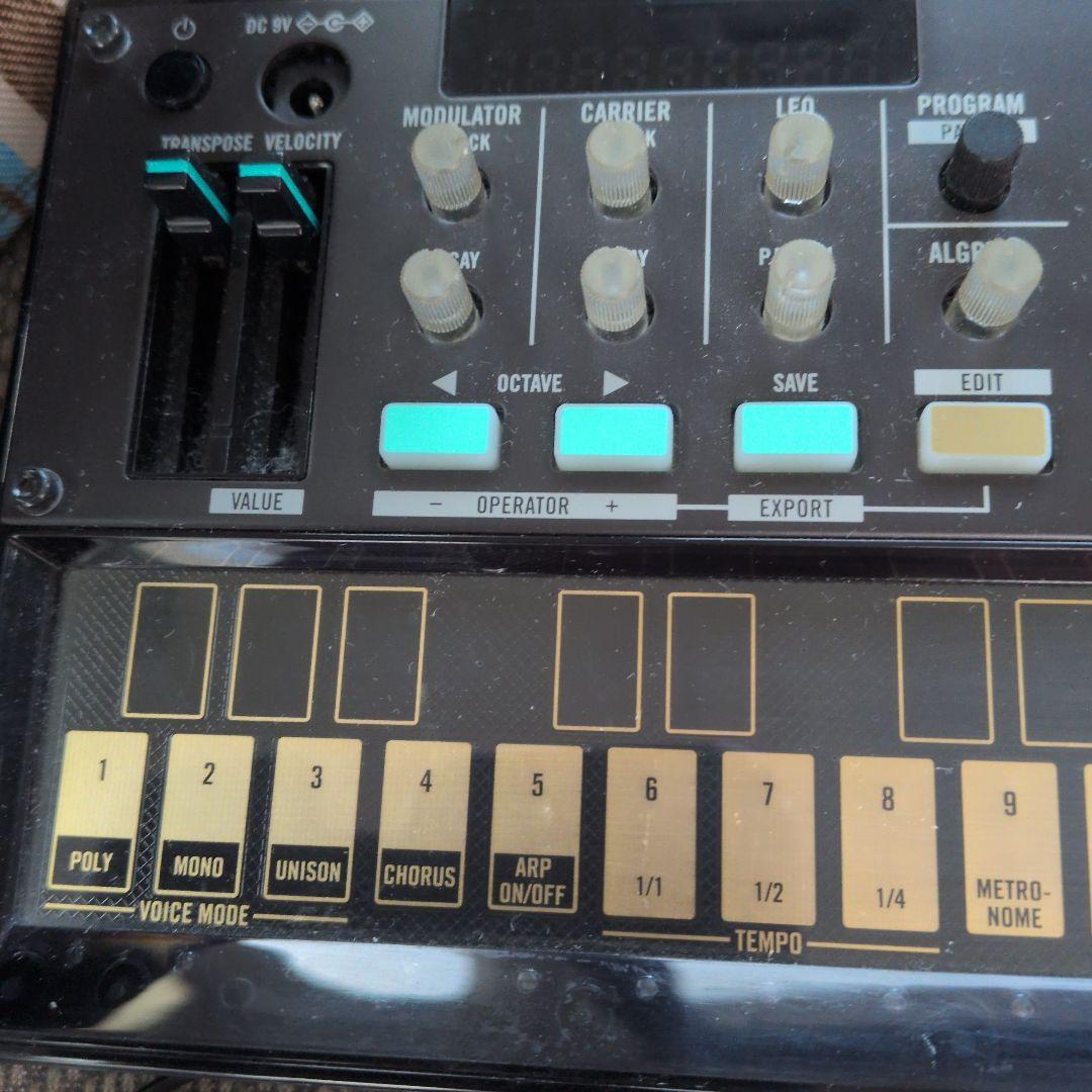KORG volca fm シンセサイザー 本体と付属品