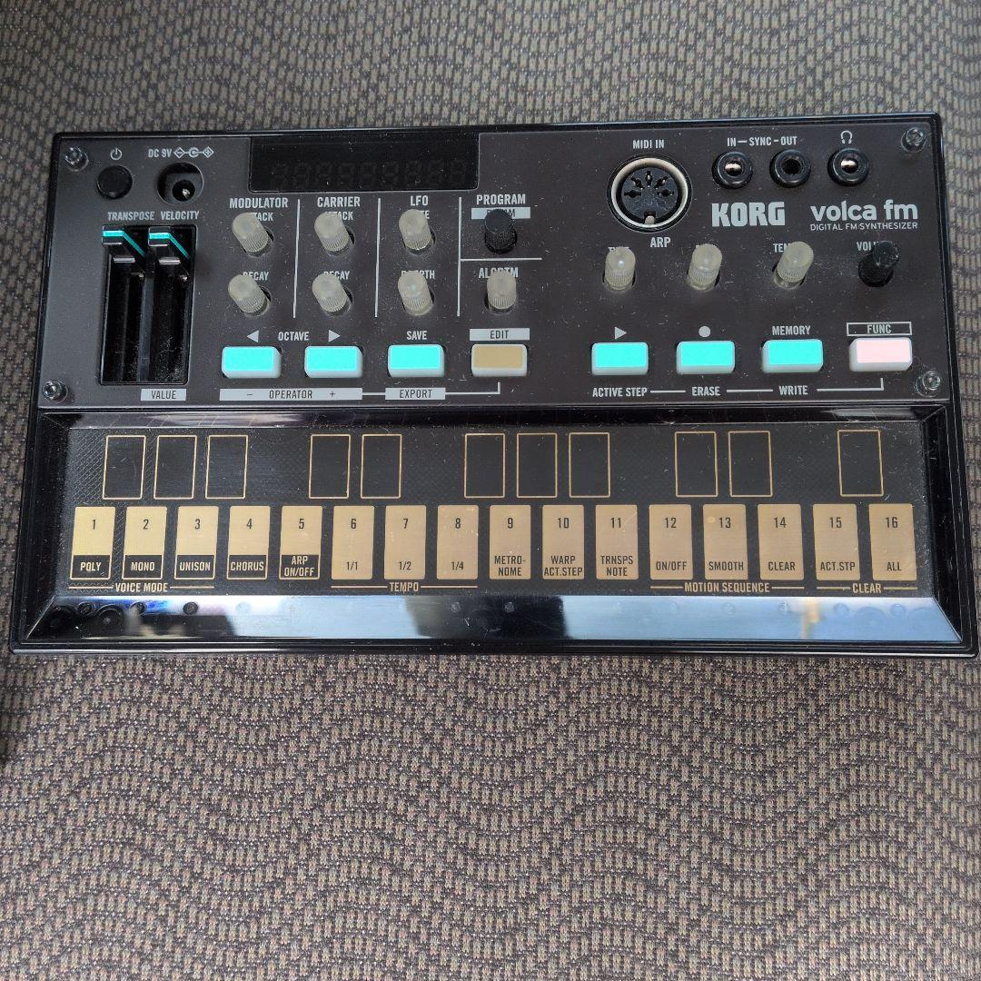 KORG volca fm シンセサイザー 本体と付属品
