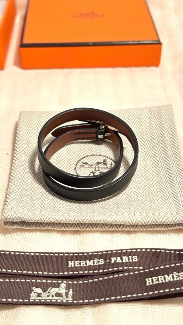 HERMES レザーブレスレット 《ビーアピ》 ドゥブルトゥール