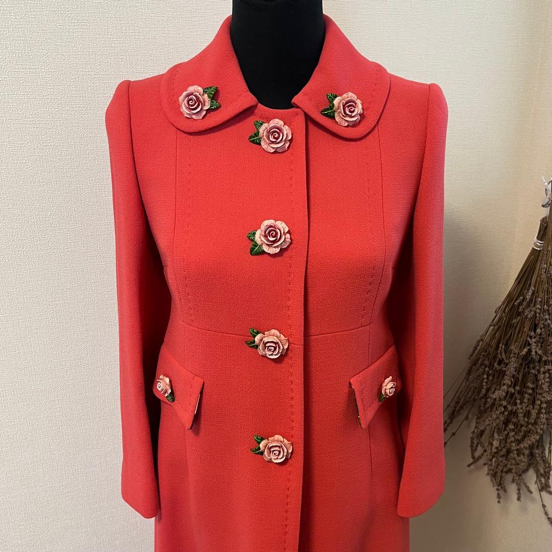希少 ドルチェ&ガッパーナ ピンク コート ローズボタン