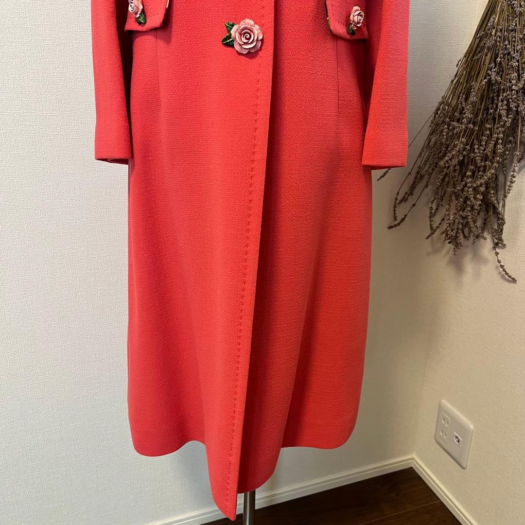 希少 ドルチェ&ガッパーナ ピンク コート ローズボタン