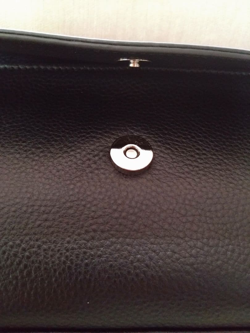 ショルダーバッグ　牛革　ブラック