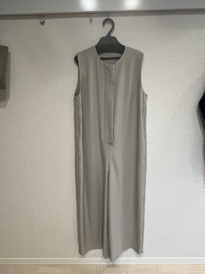 ノースリーブIラインオールインワン　エトレトウキョウ