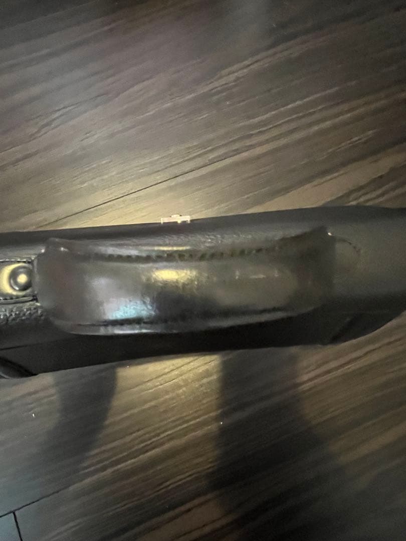 Burberry ブラックレザーハンドバッグ