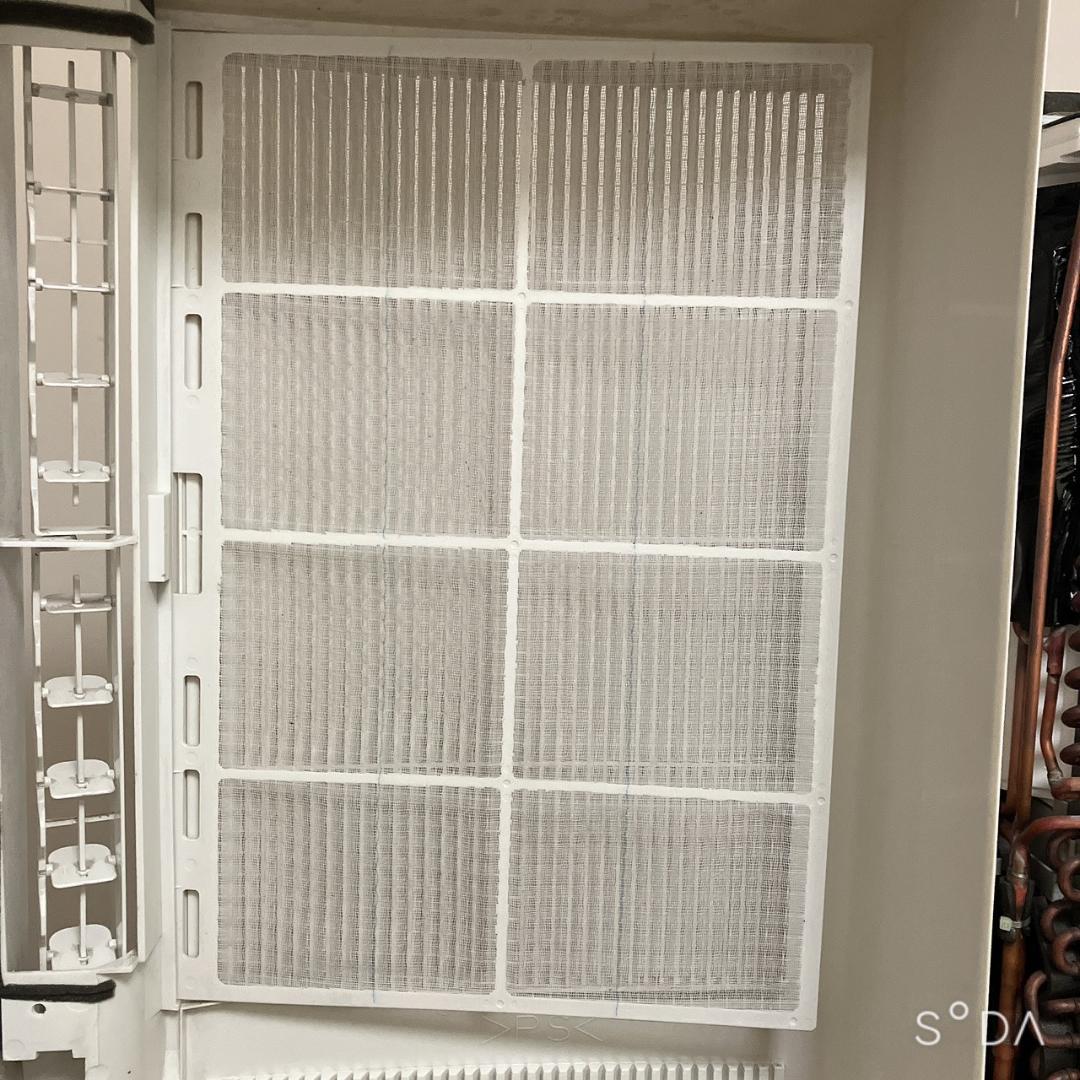 【るー】コロナ 冷暖房 窓用エアコン CWH-A1821 2021年製