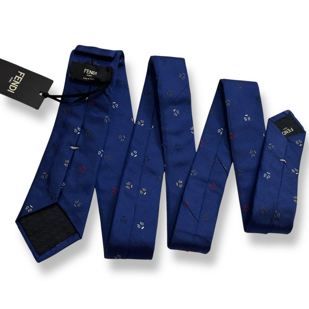 タグ付き✨美品✨FENDI ネクタイ　フェンディ　顔　モンスター　ナロータイ