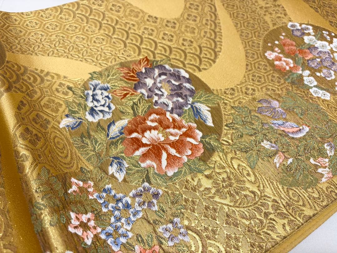 A5美品 花々 流水 葡萄 唐草唐花 華文 七宝 青海波 金糸 正絹 六通 袋帯