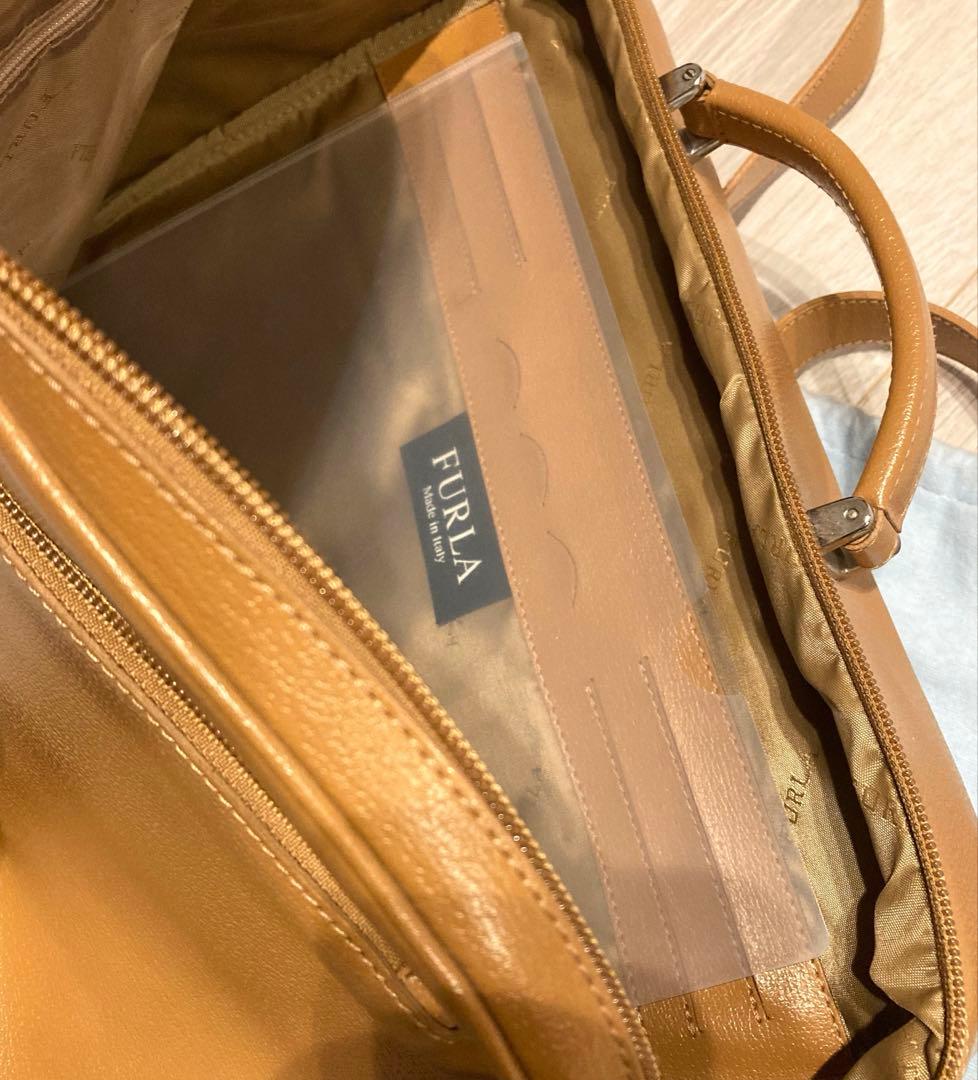 フルラ　FURLA ビジネスバッグ　ショルダー　バック　パソコン　ブリーフケース
