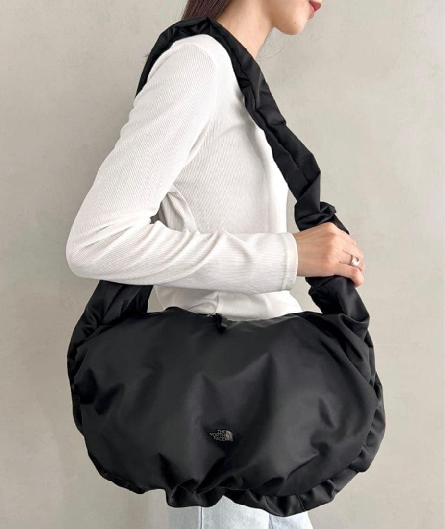 韓国限定✨　ノースフェイスボニーホーボーバッグ L ブラック 黒