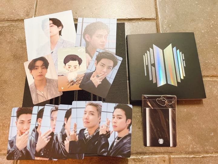 BTS proof 2形態セット　テテ　V カードホルダー　ポスター　トレカ