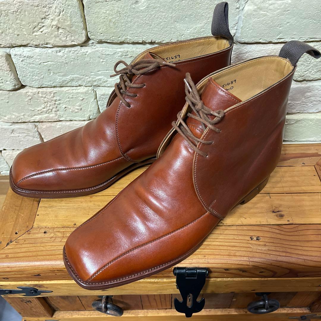 Tricker’s トリッカーズ チャッカブーツ スクエアトゥ