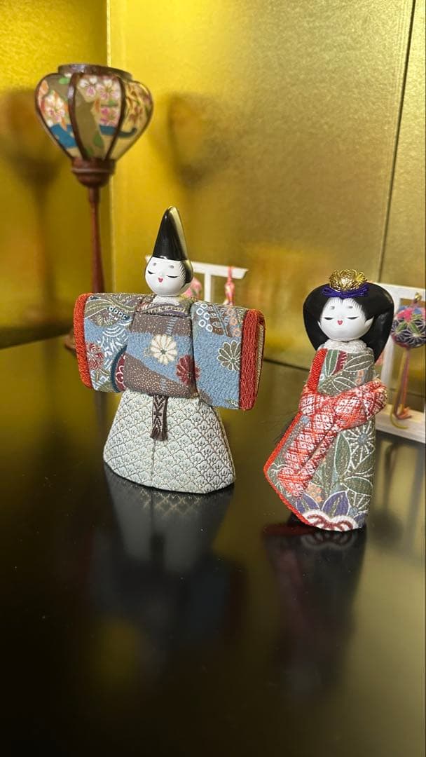 Usa 　お雛様、木目込人形、台付