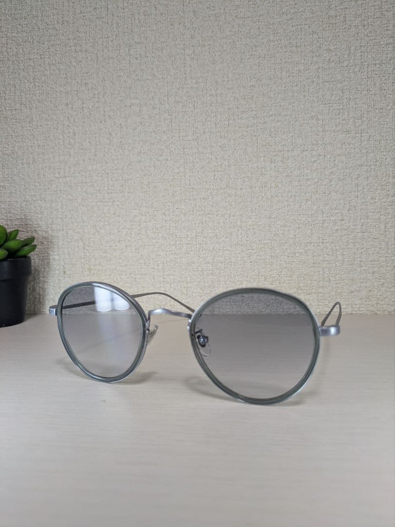 新品未使用 オリバーピープルズ サングラス Marret チタン 日本製シルバー