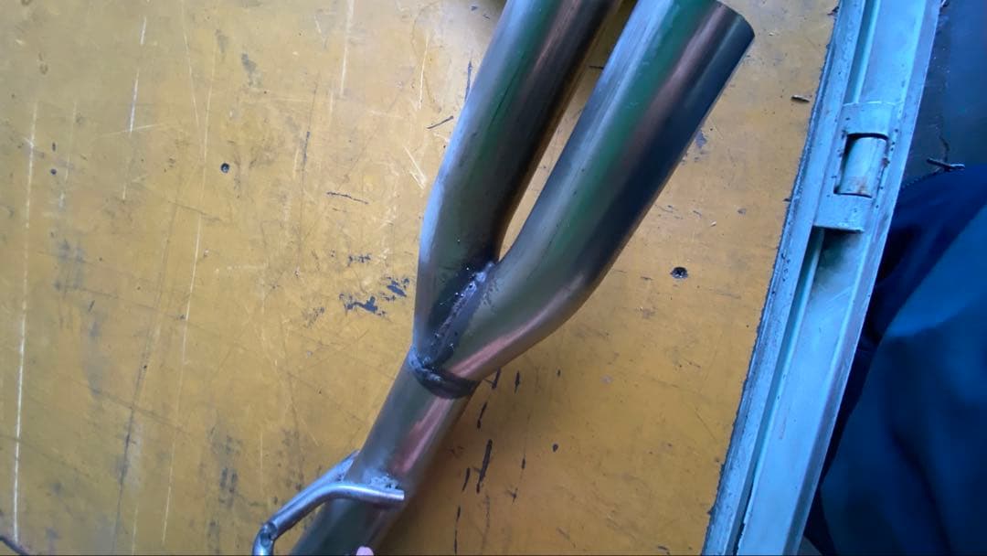 【SALE】プリウスα リアピースマフラー(出口デュアル)