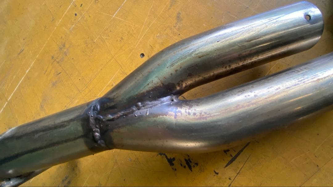 【SALE】プリウスα リアピースマフラー(出口デュアル)