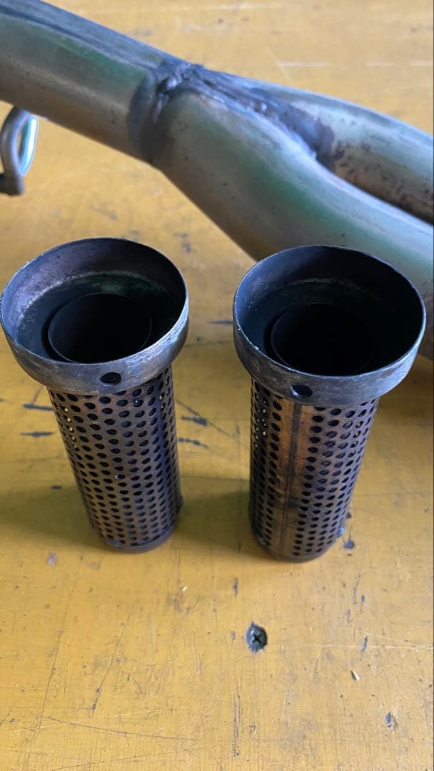 【SALE】プリウスα リアピースマフラー(出口デュアル)