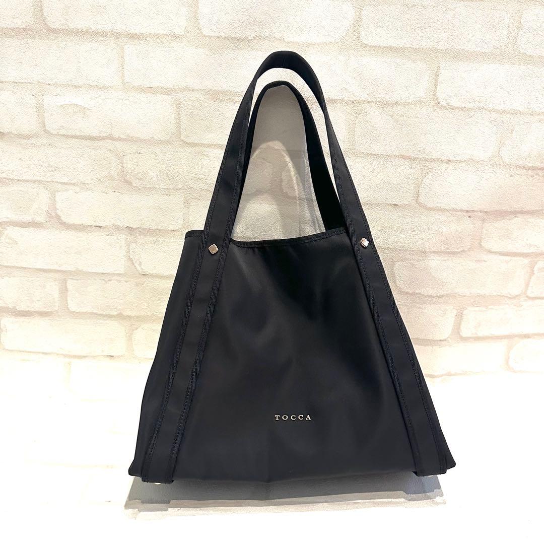 美品 TOCCA トッカ 黒 トートバッグ 軽量 大容量 A4 パソコン バッグ