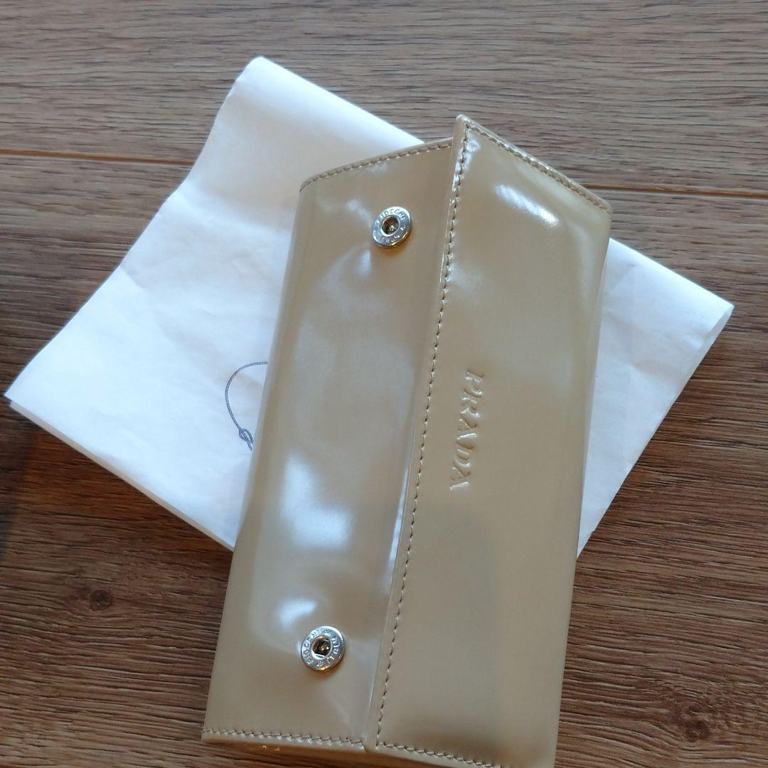 最終お値下げ 未使用 PRADA プラダ エナメル6連キーケース