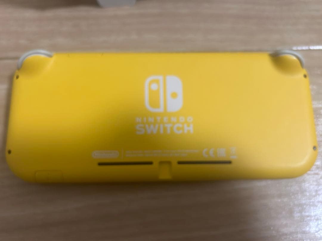 Nintendo Switch Lite イエロー、カセット2本セット