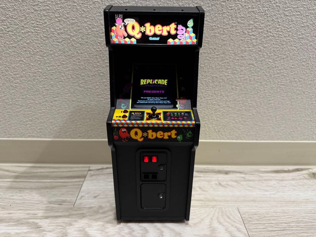 中古1/6スケールQ*bertレプリカミニアーケードゲーム機