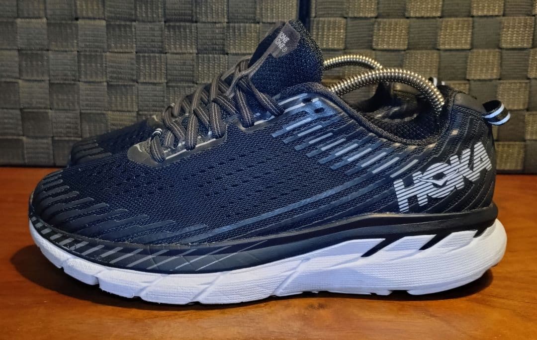 HOKA ONE ONE ランニングシューズ