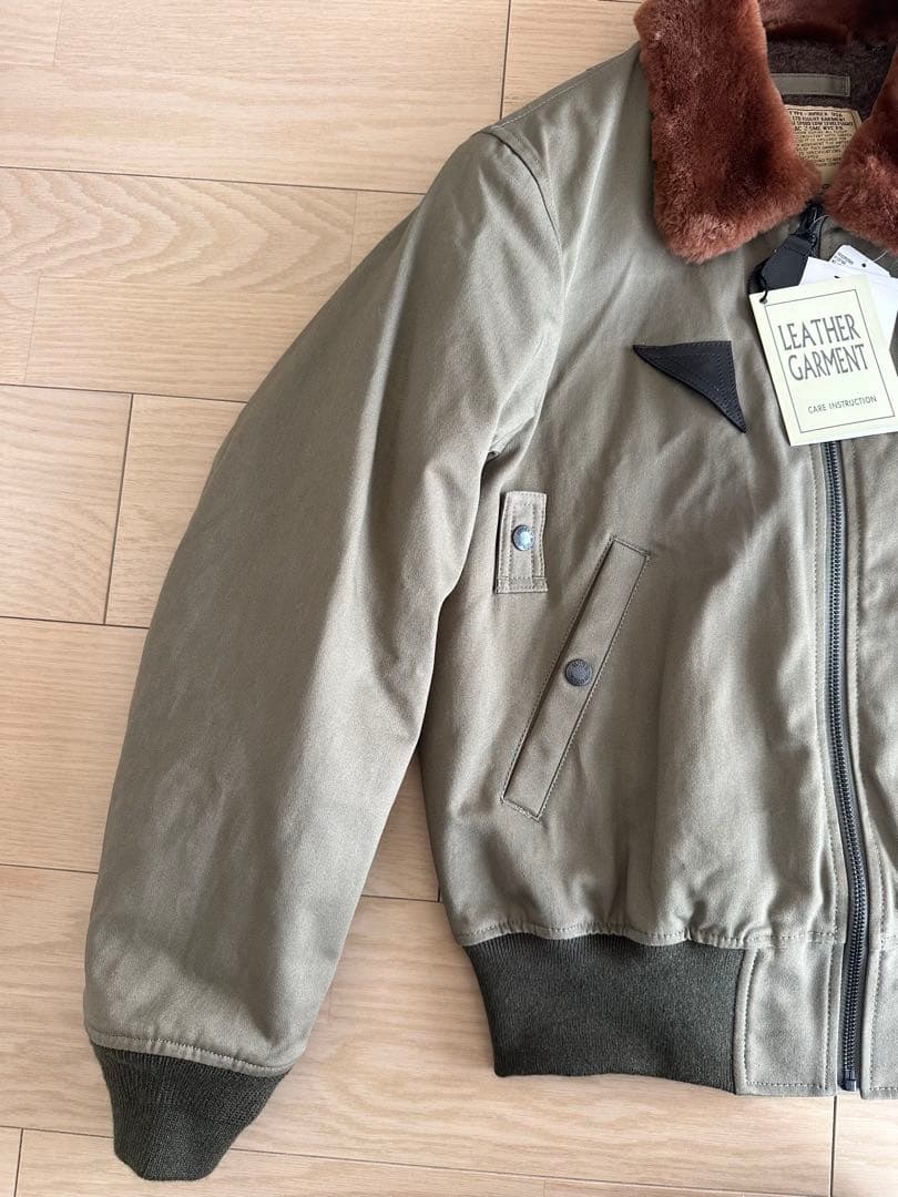 新品未使用タグ付き　AVIREX B-15A Sleepy Time Gal