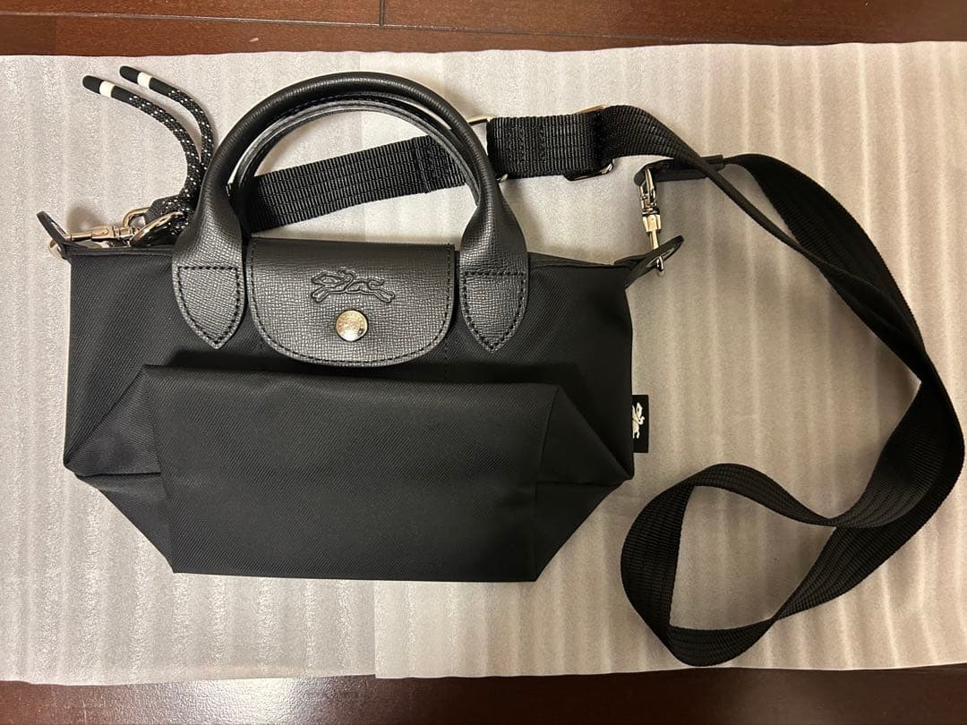 ブラック ナイロン ショルダーバッグ