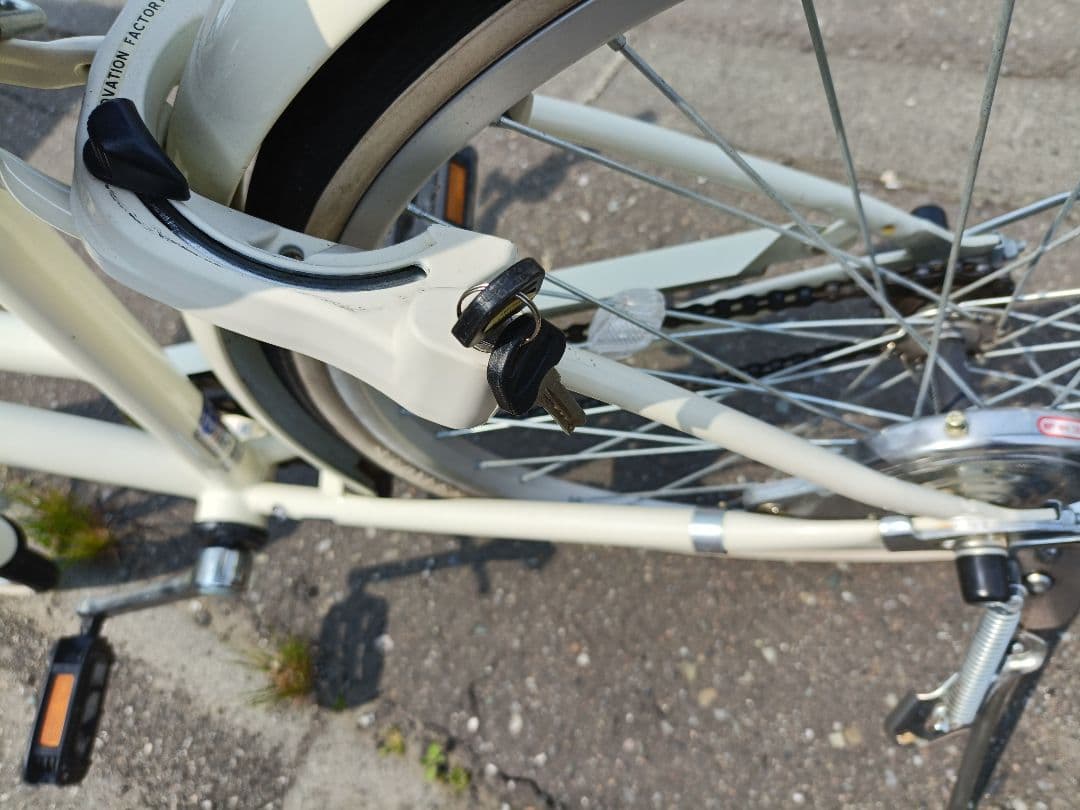 ホワイトシティサイクル 24インチ 前面バスケット付き