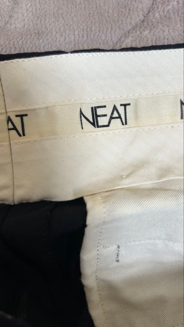 NEAT 黒 ワイドパンツ プリーツ入り 44