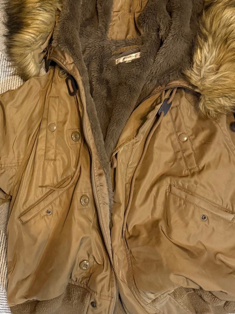 MOUSSY 即完売品　ファー付きベージュ　ブルゾン　MA-1
