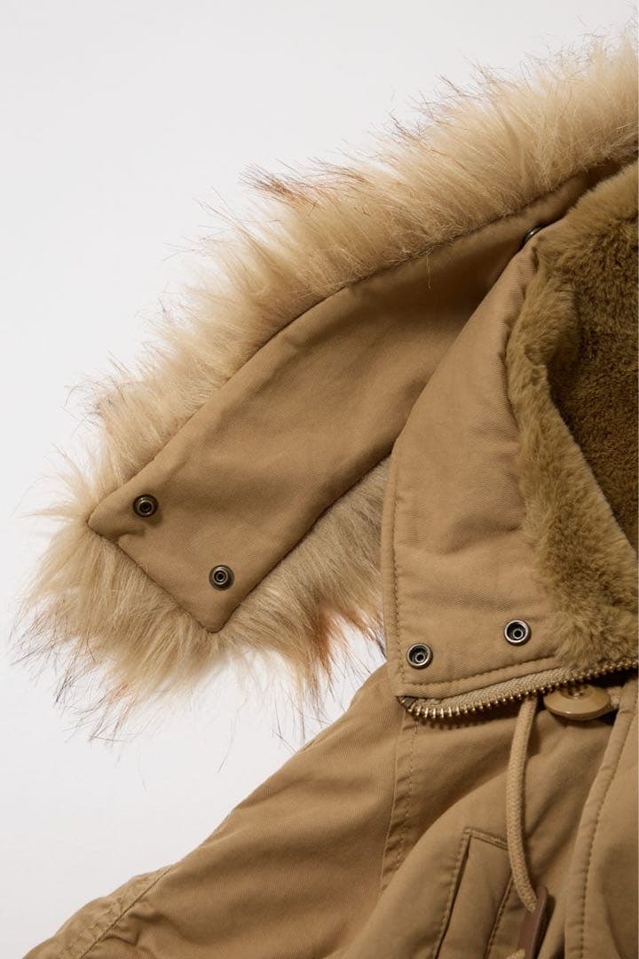 MOUSSY 即完売品　ファー付きベージュ　ブルゾン　MA-1