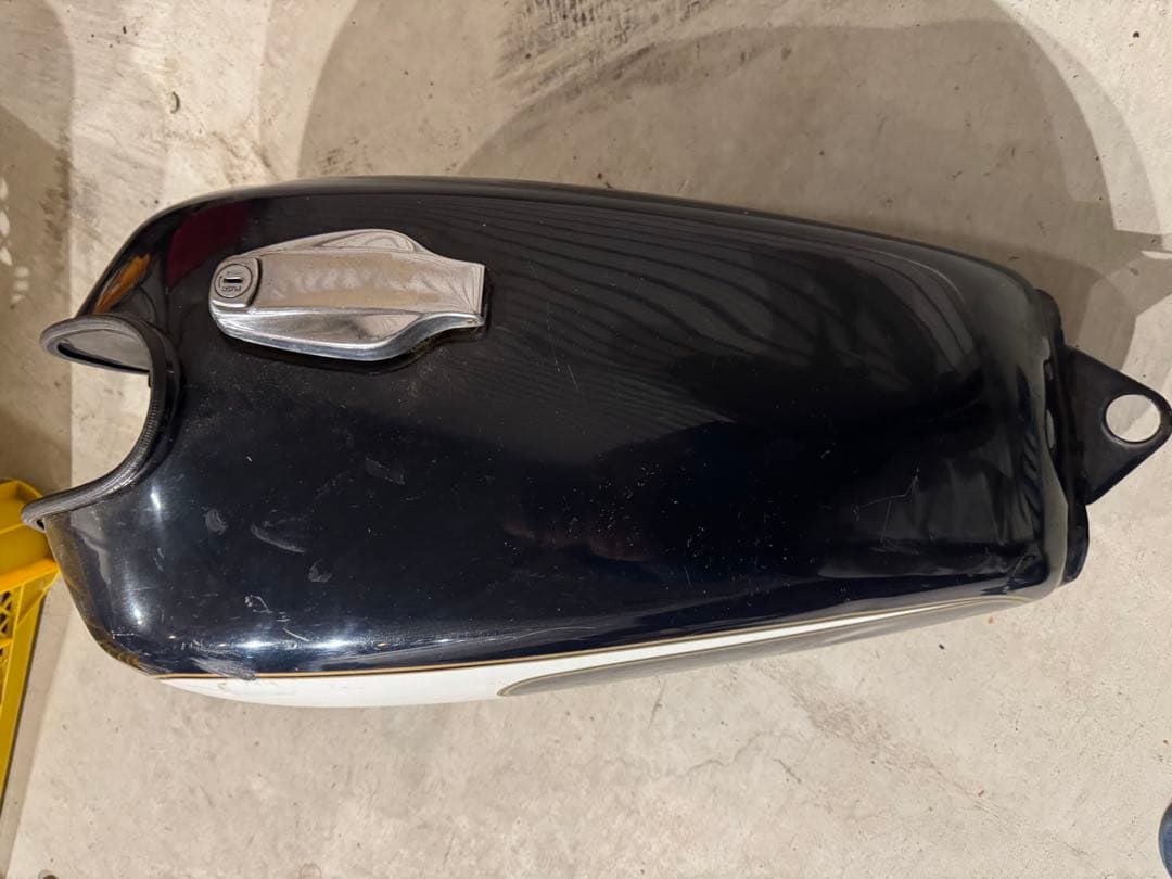 SR400初期型タンク