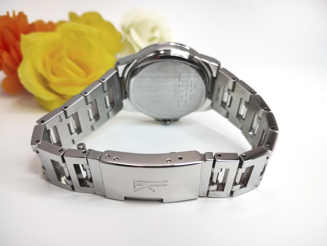【美品】稼働品　SEIKO LUKIA　ルキア　新品電池　レディース腕時計