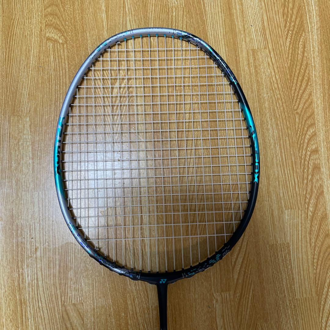 アストロクス88D PRO バドミントンラケット 4UG5 ジャンク品