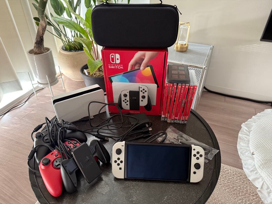 Nintendo Switch 本体 ホワイト/ブラック有機ELソフトセット美品