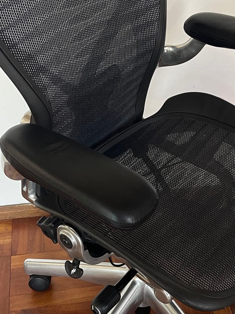 ハーマンミラー アーロンチェア ポリッシュ Bサイズ フル装備