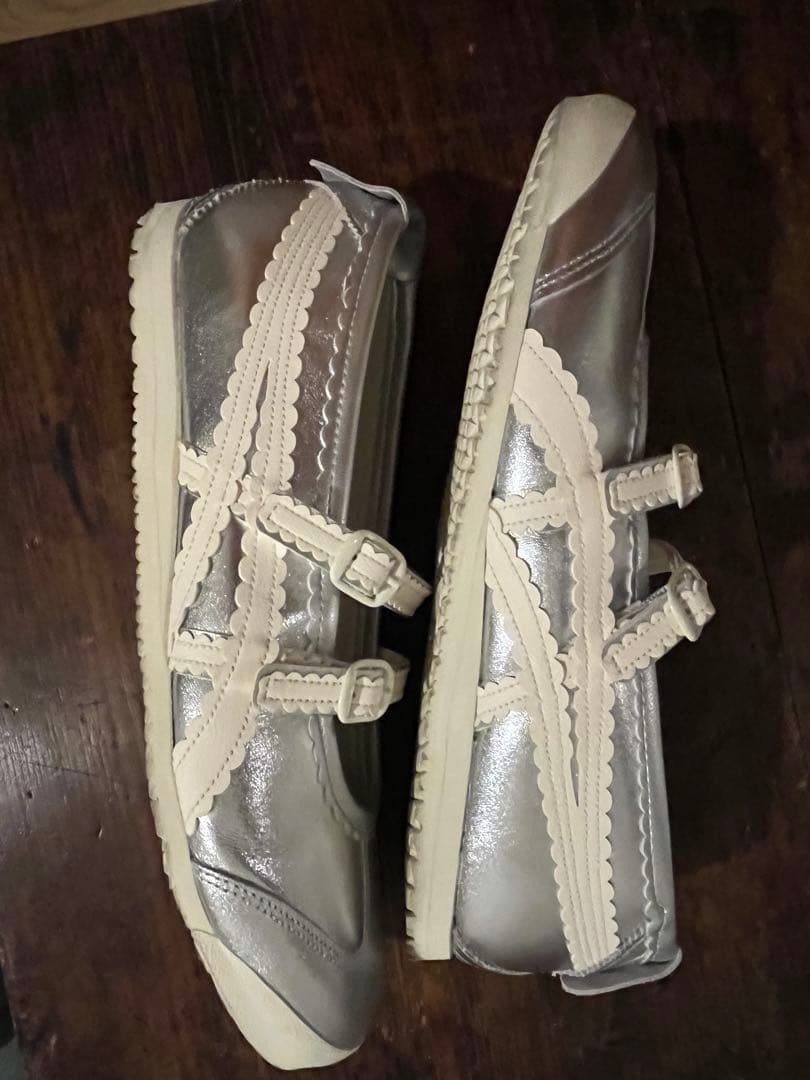オニツカタイガー　onitsuka tiger MEXICO 66 TGRS